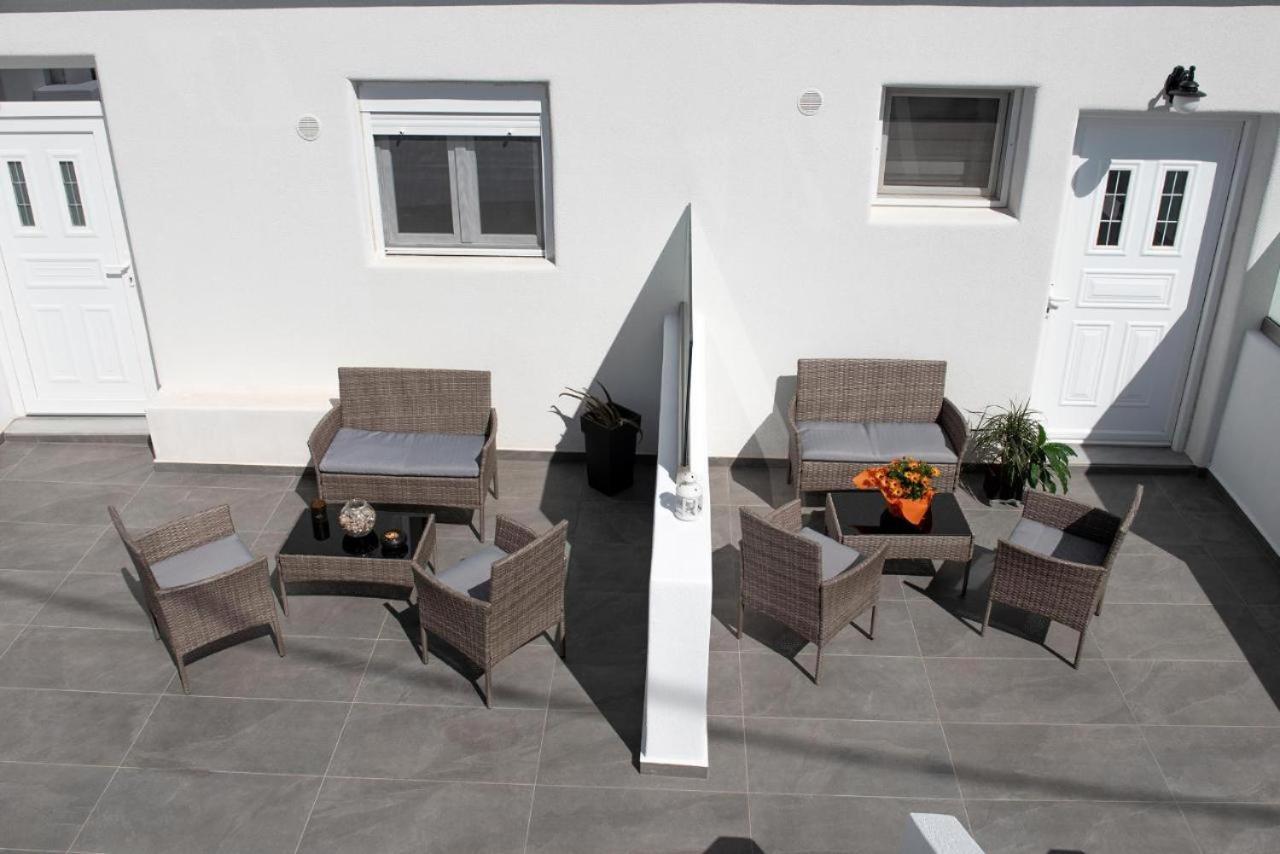 Litmus Apartment Фира Екстериор снимка